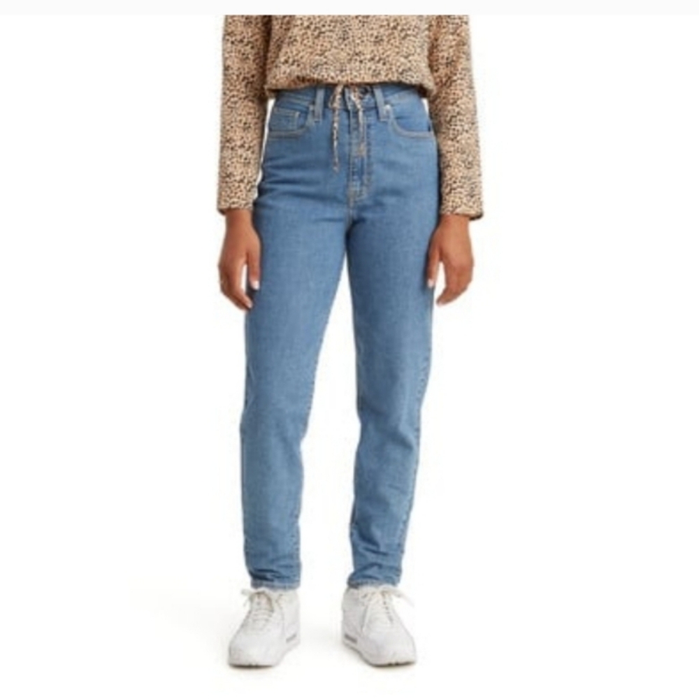 Levi's Women's High Rise taper Jeans
